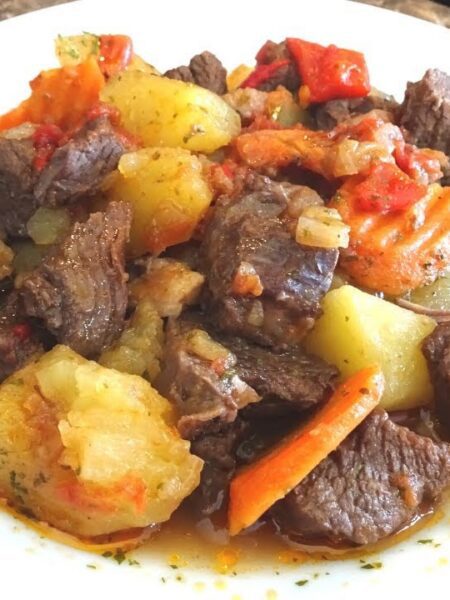 Estofado de Ternera en Salsa con Verduras. Mis Recetas Deliciosas #estofadodeternera #estofado