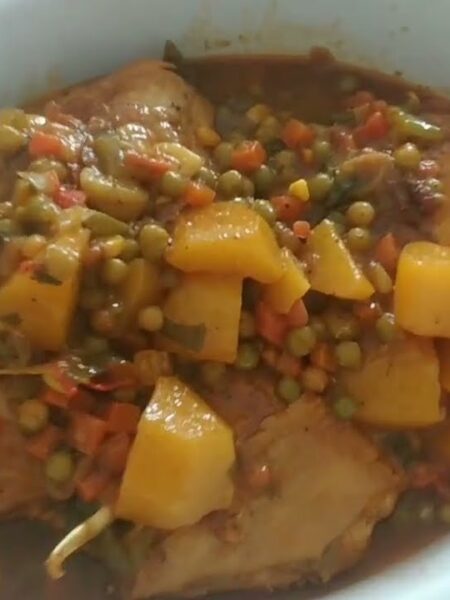 cómo hacer un estofado de pollo