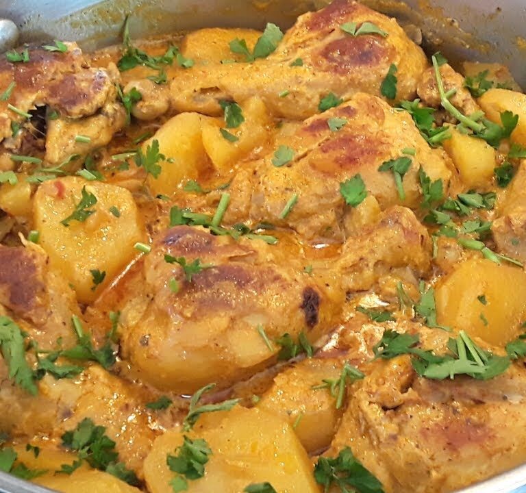 Como Hacer Pollo al Curry con Papas y Crema de Leche. Mis Recetas
