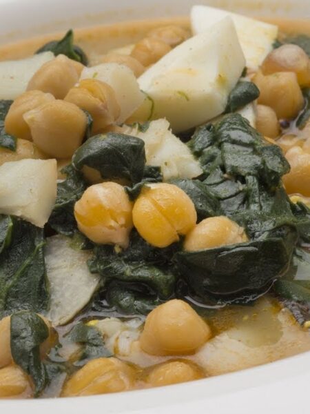 Receta de Garbanzos con bacalao de Karlos Arguiñano