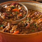 Papas con queso cheddar vegano