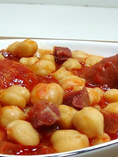 GARBANZOS CON CHORIZO