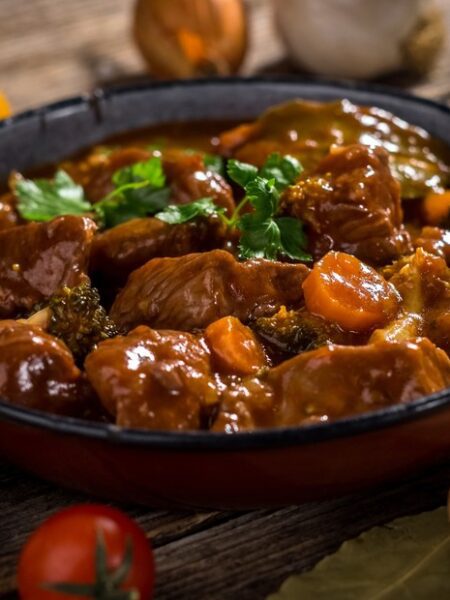 Recetas de guisados: como preparar Delicioso guiso de garbanzo con bacalao: una receta llena de sabor y tradición