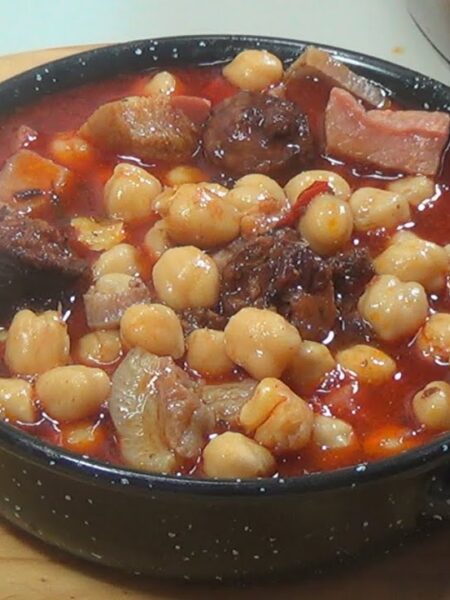 GARBANZOS A LA MADRILEÑA. COCINA AUTÉNTICA.