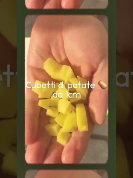 Vellutata di porri e patate: un caldo abbraccio facile e gustoso #shorts #vegetarian