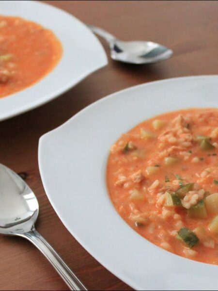 Sopa de atún y tomate con arroz - Recetas de cocina fácil