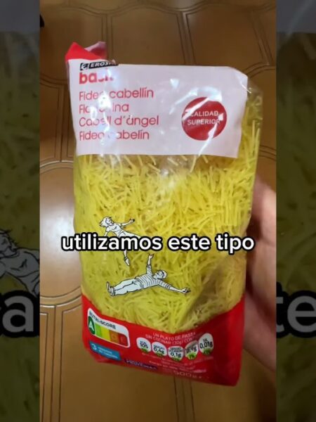 12/21 recetas veganas para principiantes - sopa de fideos y garbanzos #vegan #shorts