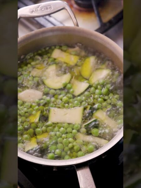 Courgette and Pea Soup