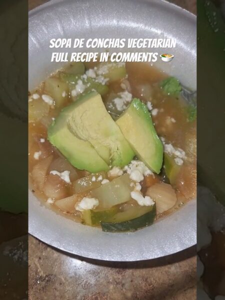 Meatless Sopa De Conchas with Chayote! #paperplatesss777 #vegetarian #sopa #vegetablesoup