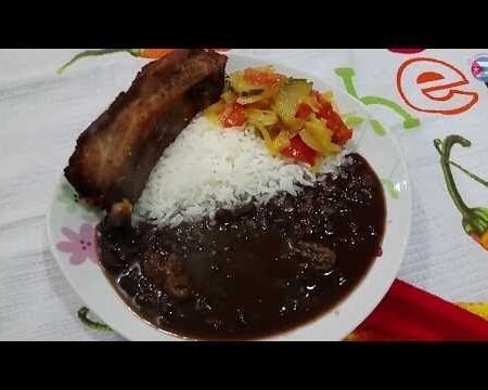 POTAJE DE FRIJOLES NEGROS AL ESTILO CUBANO
