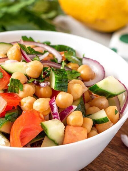 Garbanzos con bacalao a la mediterránea