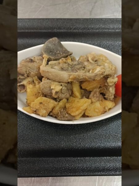 Guisados de Carne: Cómo preparar una deliciosa caldereta de cordero: Estofado, guisado y guisolechal