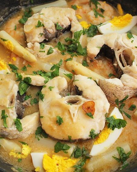 Estofado de merluza con patatas a la vasca