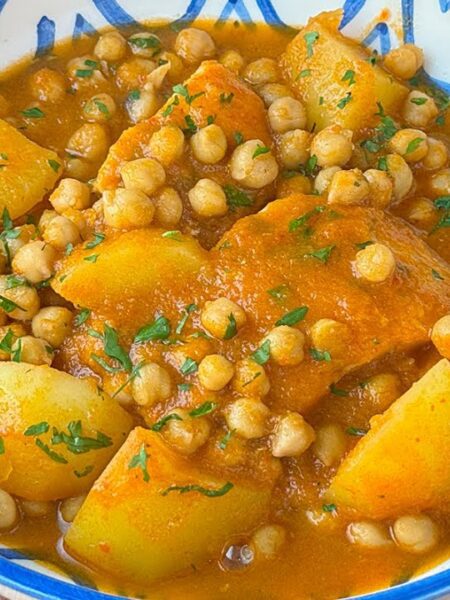 Recetas de potajes: Receta rápida y sencilla de garbanzos con bacalao