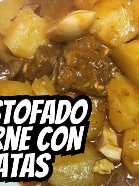 Guisados de Carne: "Delicioso estofado de carne con papas, fácil de hacer y delicioso"