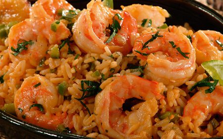 arroz guisado con camarones y coco