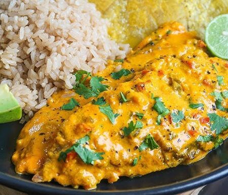 corvina en salsa de coco y cilantr