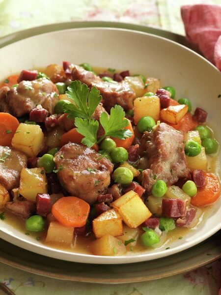 Estofado de carne de res con chuño y verduras