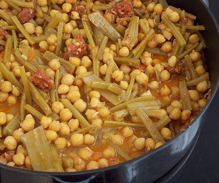 tagarninas con habichuelas