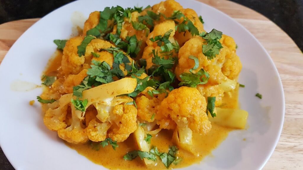 Potaje de coliflor con curry y leche de coco