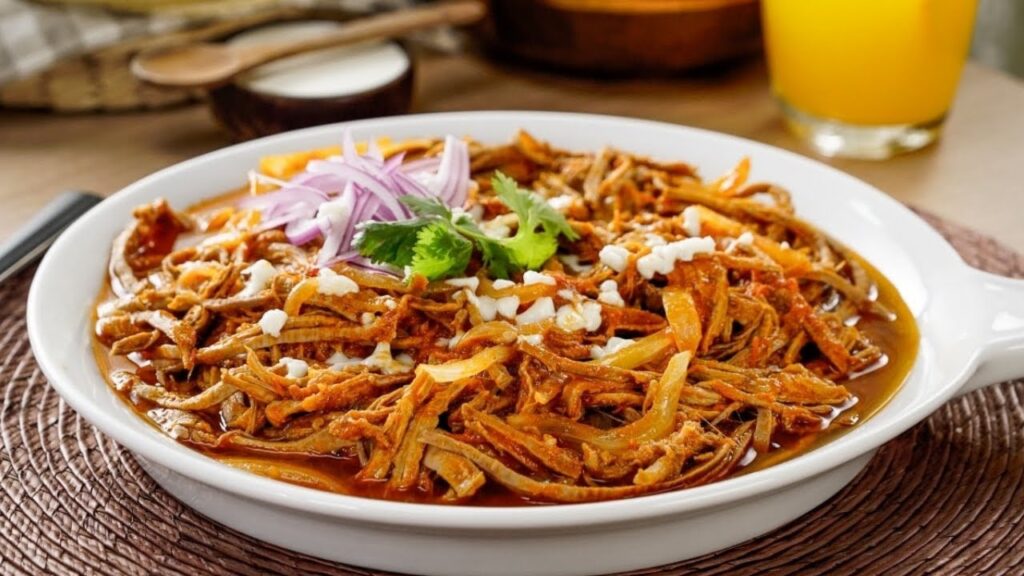 deshebrado de res en salsa chipotle