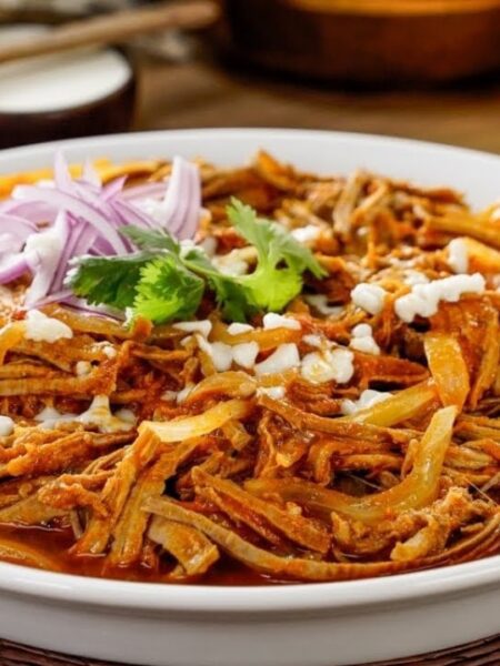 deshebrado de res en salsa chipotle