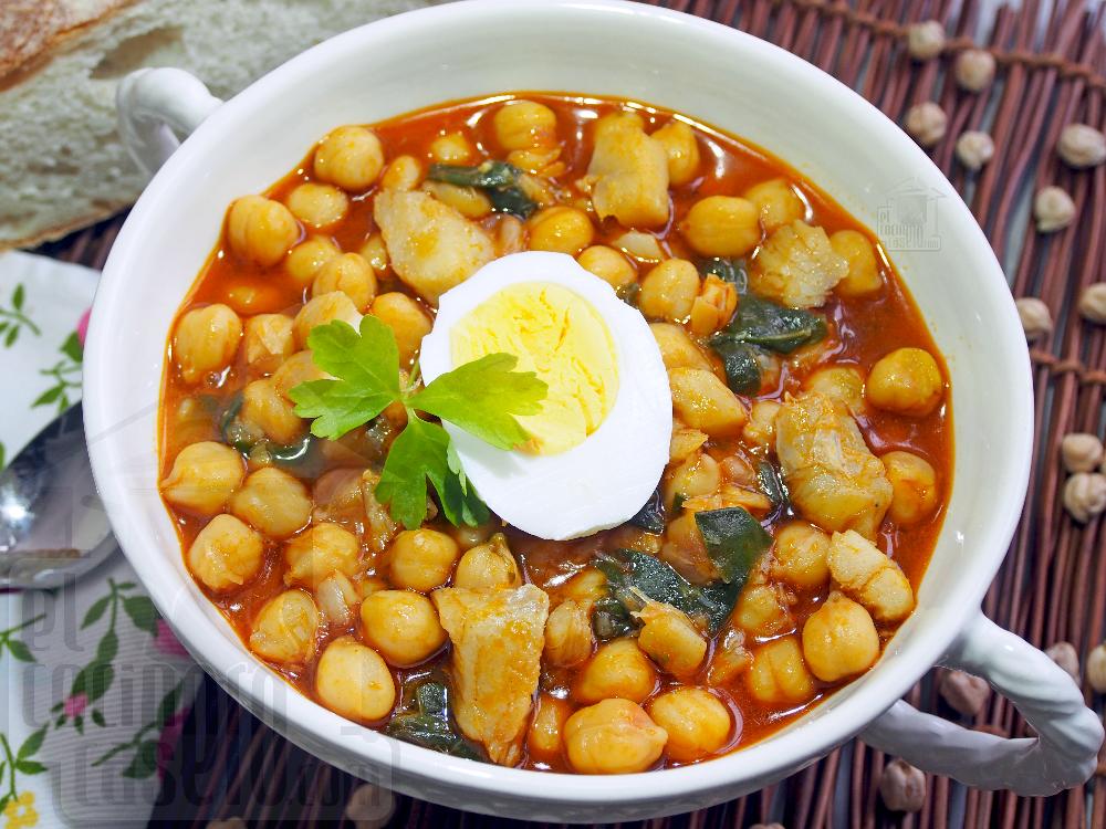 Potaje de acelgas a la andaluza con garbanzos y bacalao
