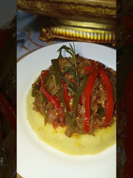 Puré de Patatas Casero con Guiso de Res Molida Español