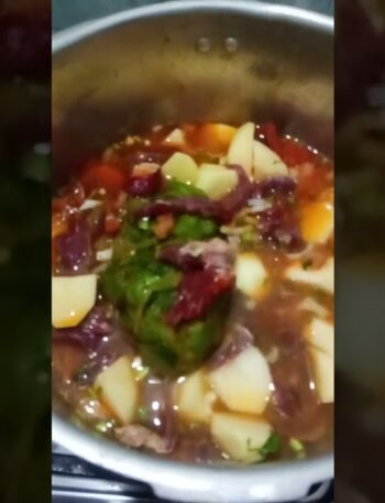 @recetasyhogar... sudado de carne con papas y pepino de guiso