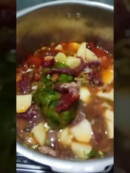 @recetasyhogar... sudado de carne con papas y pepino de guiso