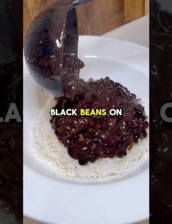 Frijoles negros cubanos al estilo tradicional