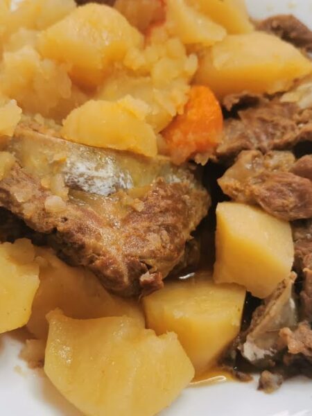 COMO HACER UN DELICIOSO GUISO DE ESPINAZO DE CERDO