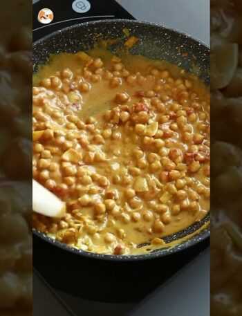 Curry de garbanzos casero: cremoso, fácil y con sabor de verdad
