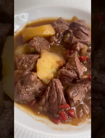 Guiso de carne con verduras mexicana