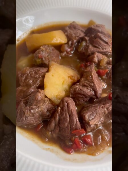 Guiso de carne con verduras mexicana