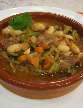 Cómetelo | Potaje de alubias con carrilleras