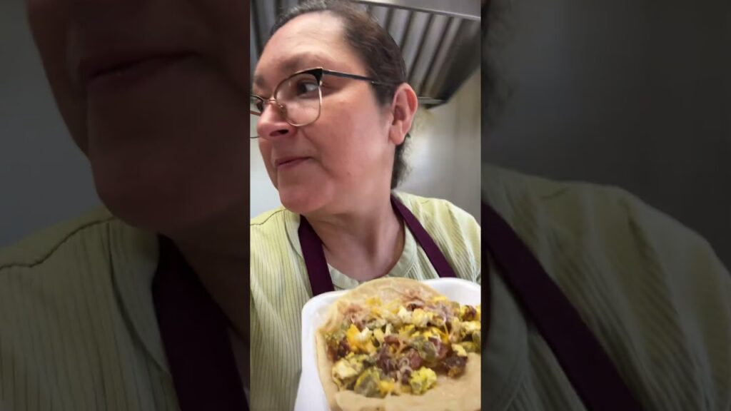 Desayunando unos tacos de nopales?