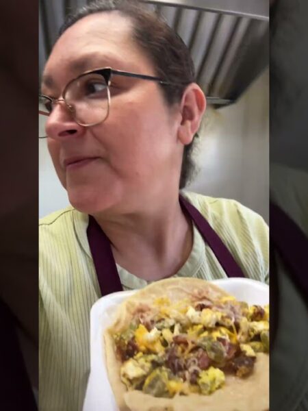 Desayunando unos tacos de nopales?