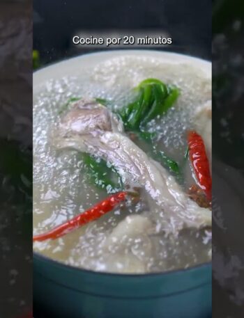 El cordero guisado es tierno y delicioso, así que ven y pruébalo