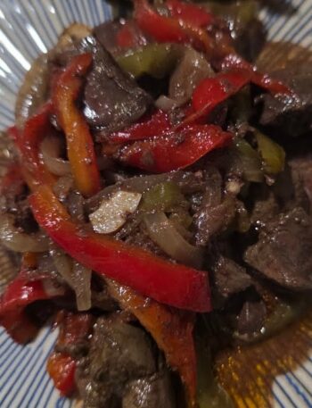 Hígados y corazones con verduras: Guiso de carne rica en hierro