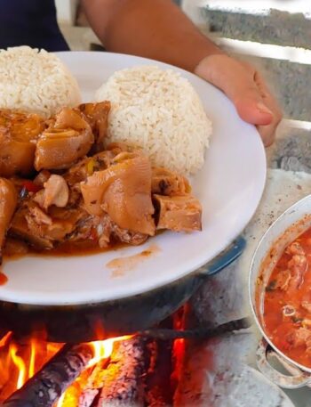 Las Paticas De Cerdo Cogieron El Sazón. Paticas Guisada Comida Dominicana.