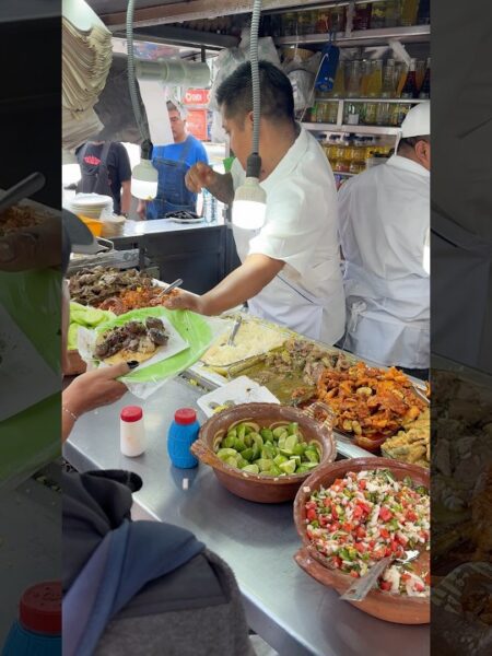 Los tacos de 12 pesos mejor reportados #tacos #guisados #foodie #viralshort #parati