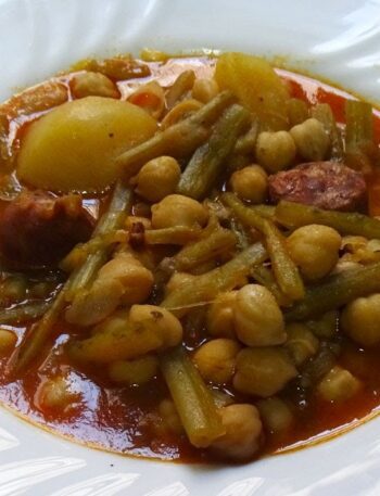 POTAJE ANDALUZ DE GARBANZOS CON TAGARNINAS