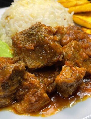 SECO DE COSTILLA DE RES ECUATORIANO