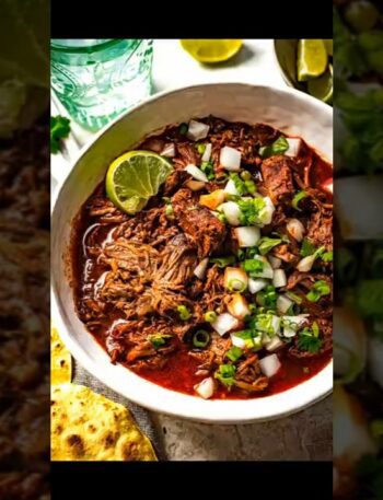 Birria de res clásica mexicana: receta deliciosa para reuniones 2 res de birria ✅️ #recetamexicana