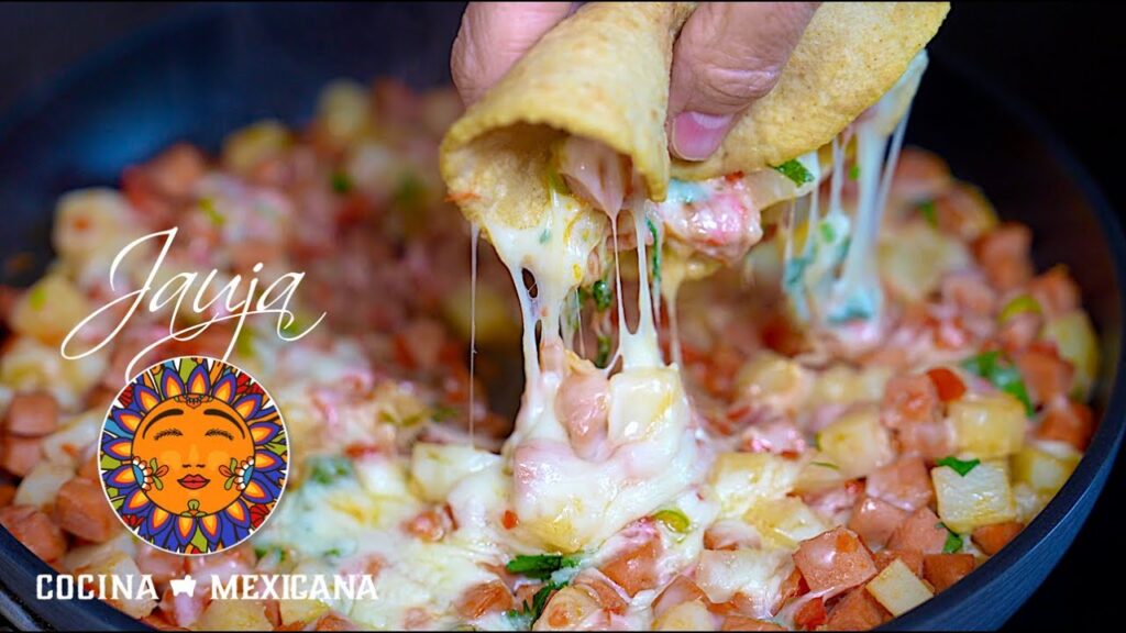 Salchichas a la Mexicana con Papas y Queso