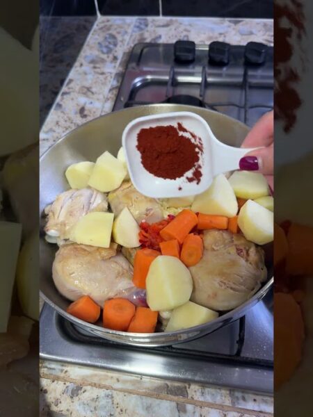 Pollo guisado #receta #foddie #recetas #comidafacil #recetasfaciles #cocinaconsabor #pollo