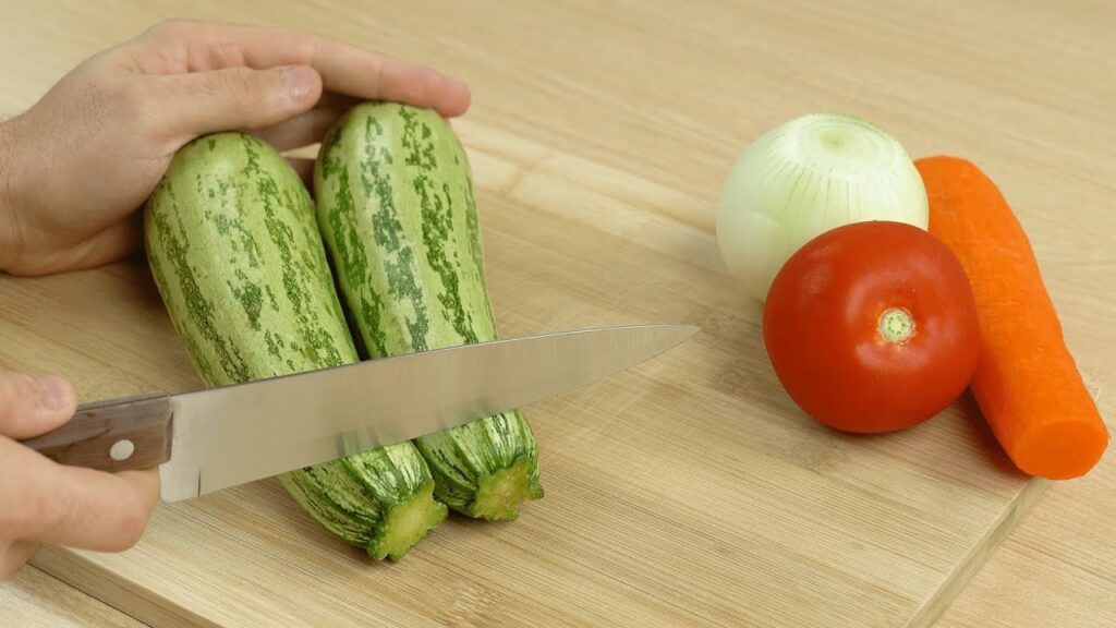 2 CALABACINES, 2 TOMATES Y LA CENA ESTÁ LISTA, ¡RECETA EN 10 MINUTOS!