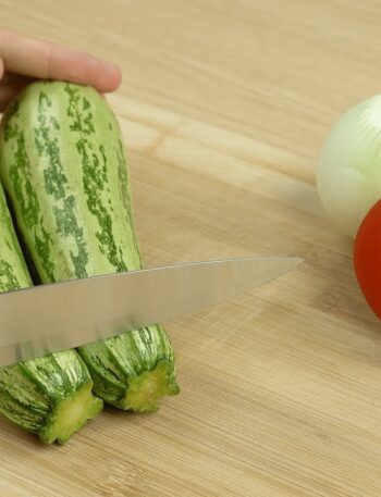 2 CALABACINES, 2 TOMATES Y LA CENA ESTÁ LISTA, ¡RECETA EN 10 MINUTOS!