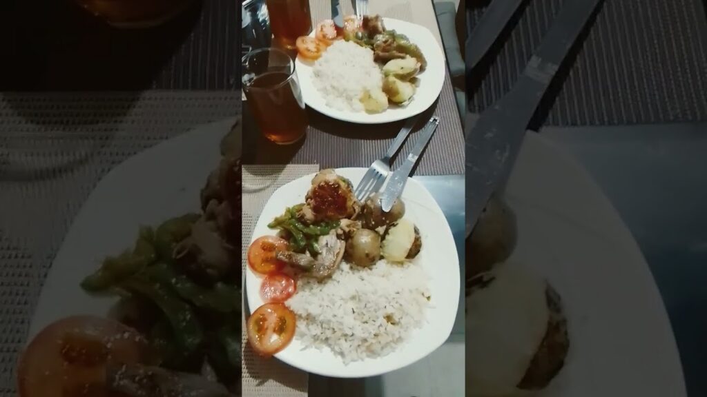 @recetasyhogar un buen almuerzo con pepino de guiso con unas alas